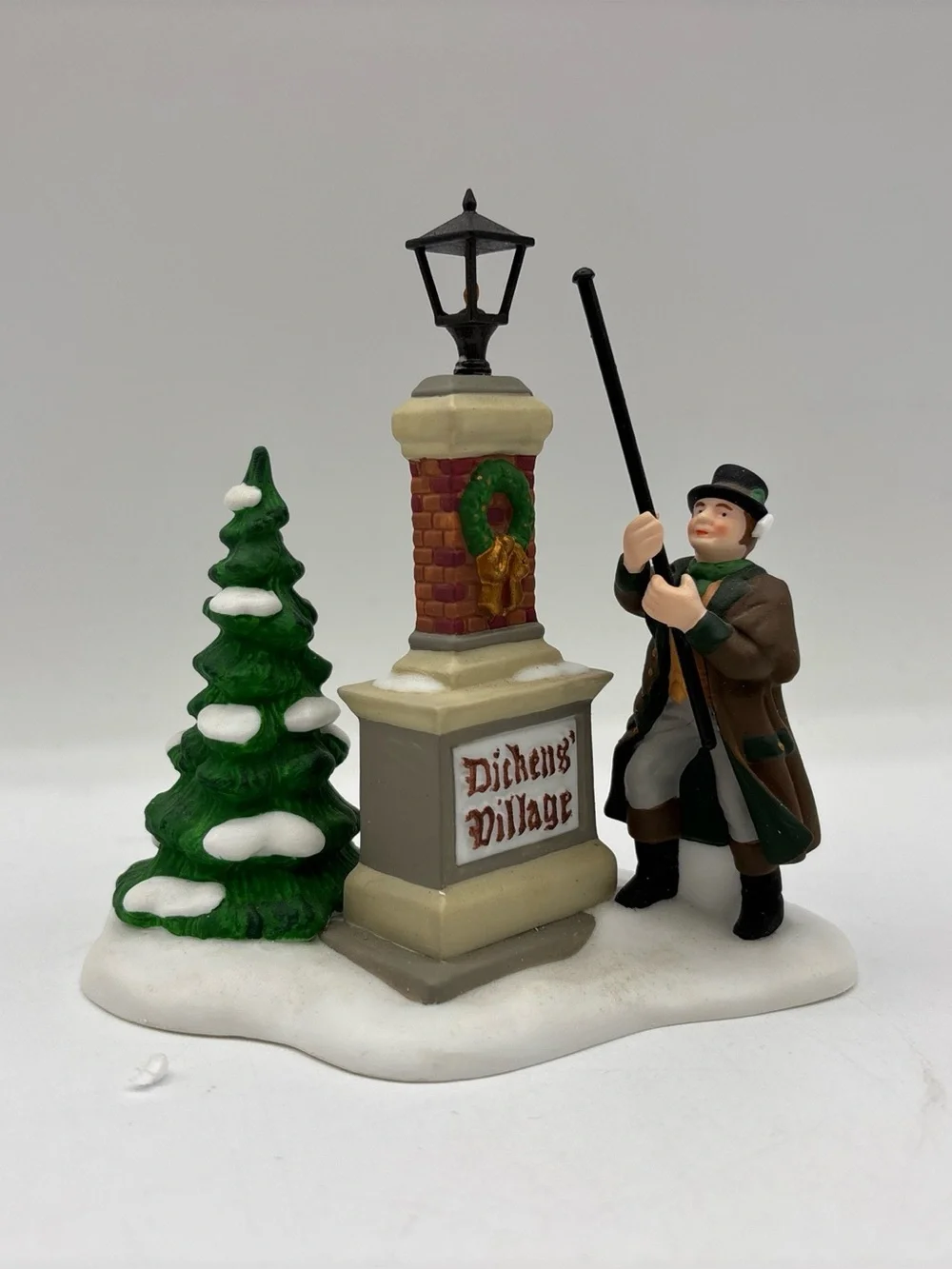Department 56 1995 Vintage Heritage Village Collection Ye Olde Lamplighter 58393